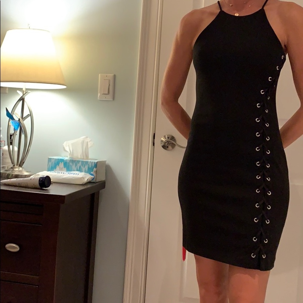 Parker cocktail dress with lace detailing NEW💥